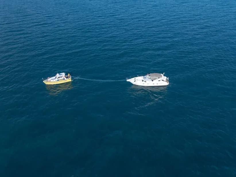 Operatore della Centrale Operativa Sailornet al lavoro
